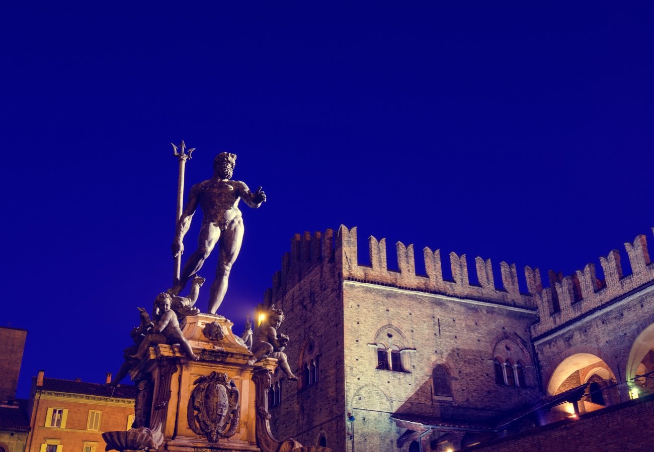 Visitare Bologna, itinerario a piedi: cosa vedere in un giorno